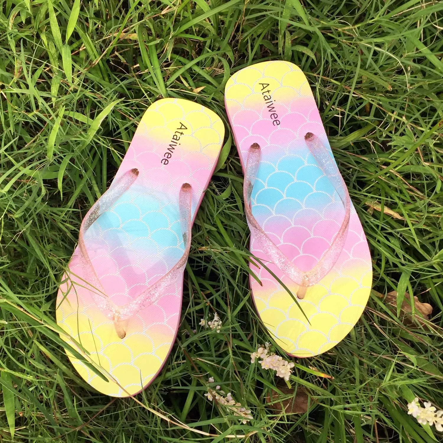 Ataiwee Girls Flip Flop Sandals - Kids Printed Slide Shoes for Little/Big Kid.