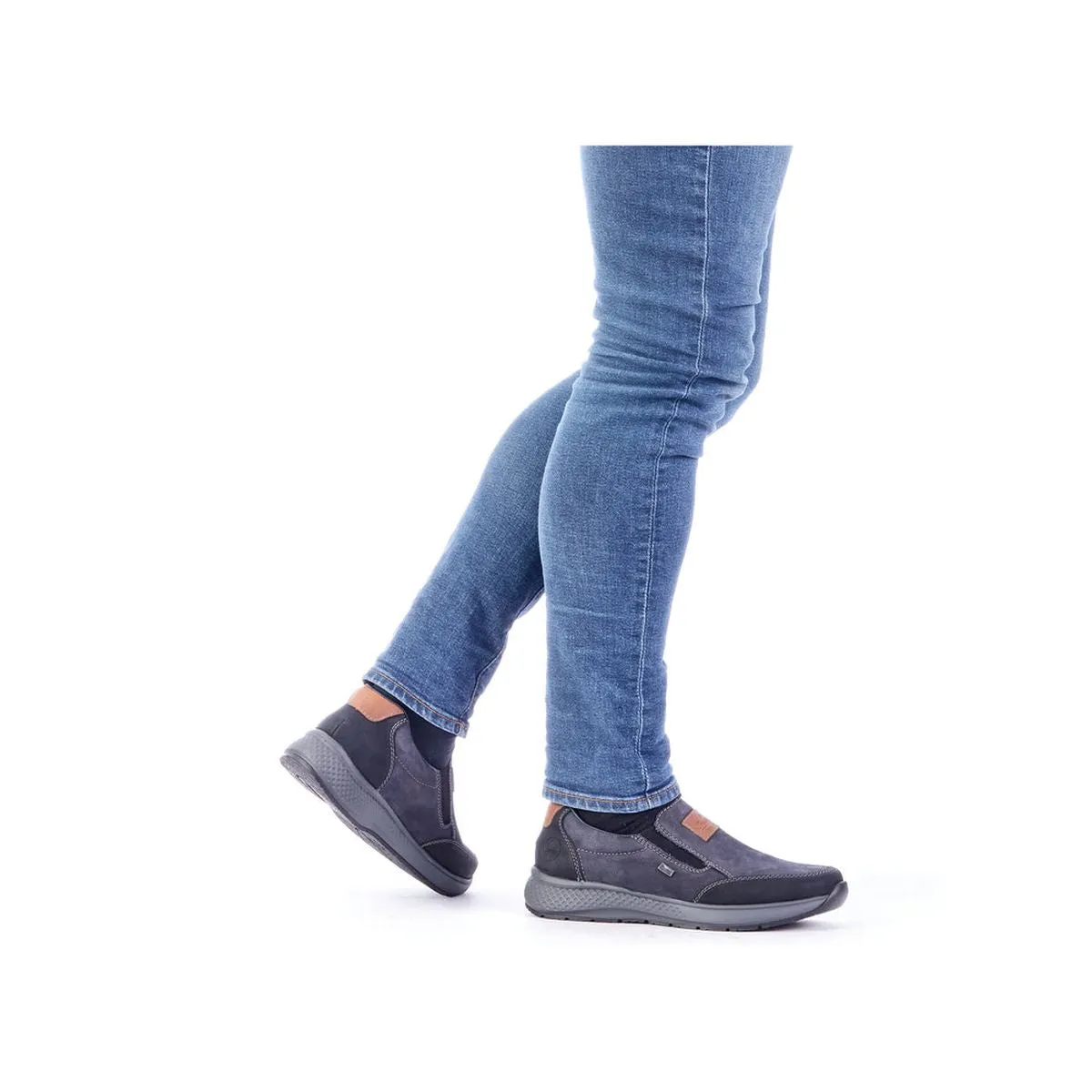 B7654 Men's Casual Slip On