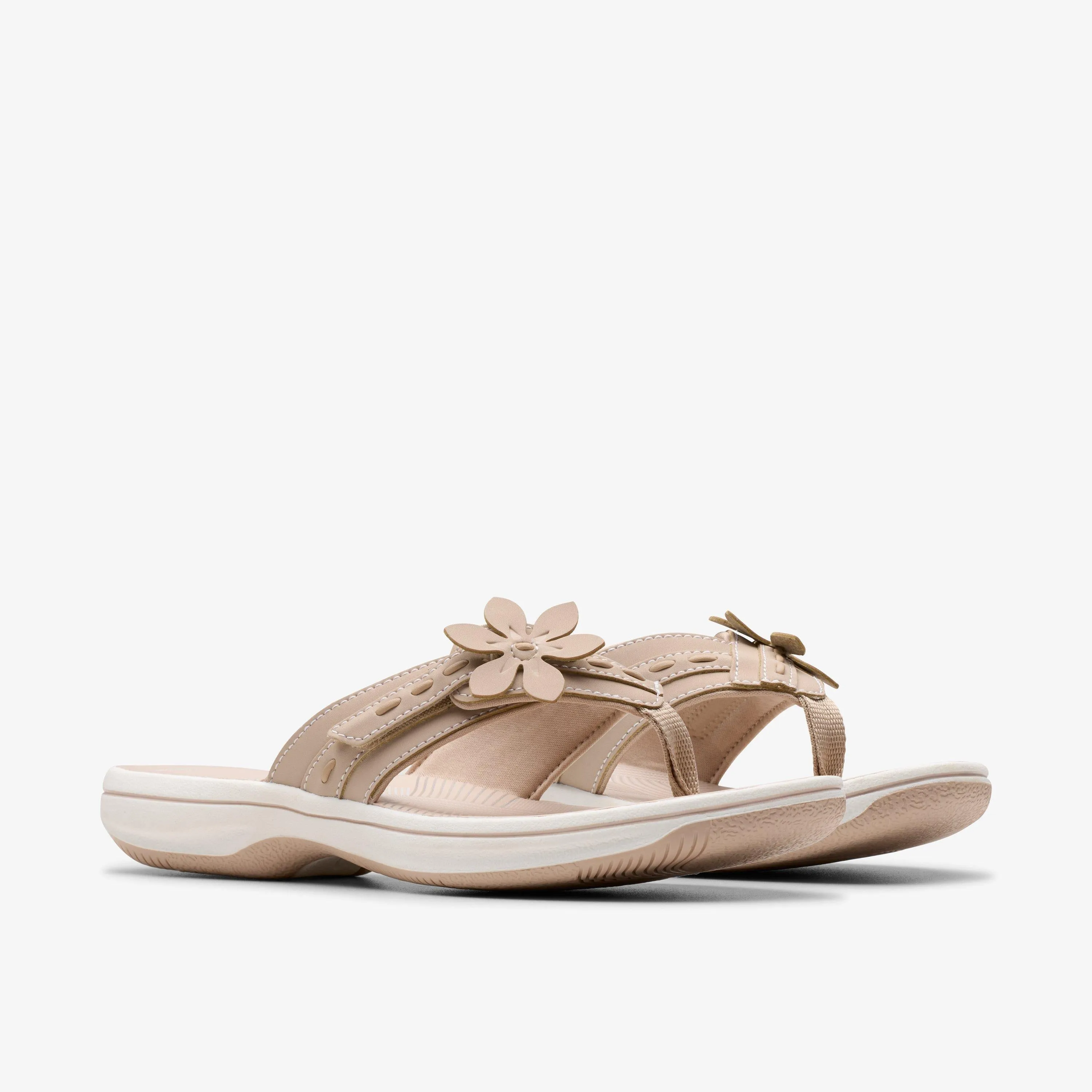 Clarks Women's Breeze Opal H Sand 26182330