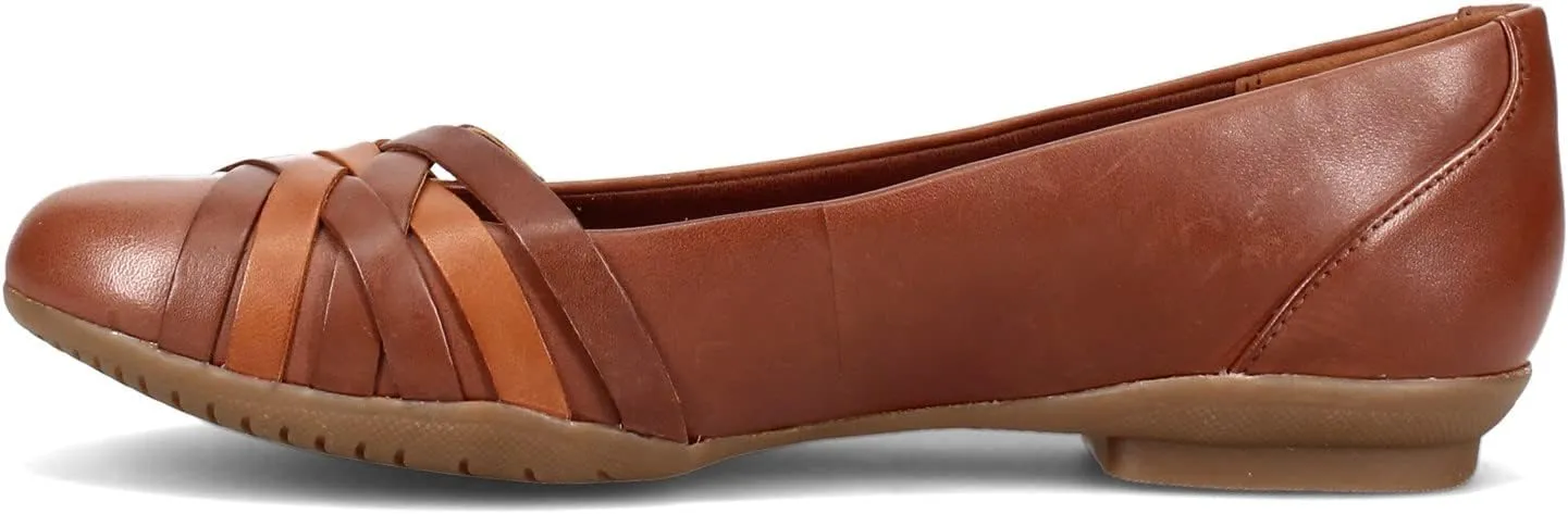 Clarks Women's Sara Clover Ballet Flat