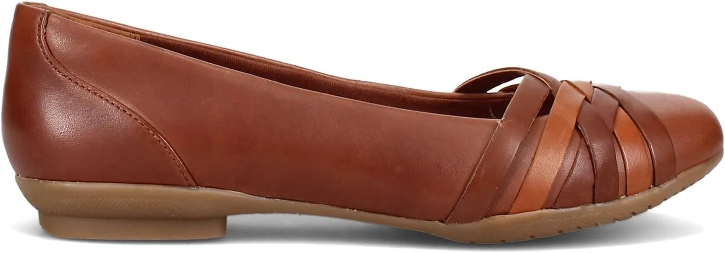 Clarks Women's Sara Clover Ballet Flat