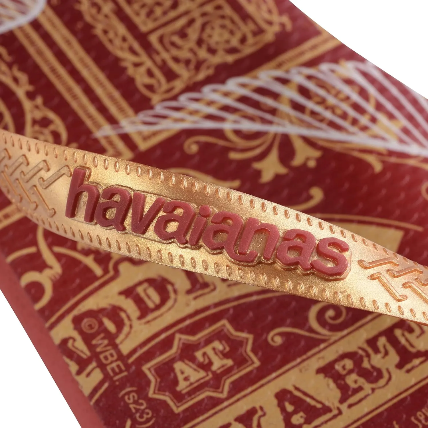 Havaianas - Harry Potter Unisex Adult Comfortable Durable Lightweight Flip Flops with Iconic Elements on Sole