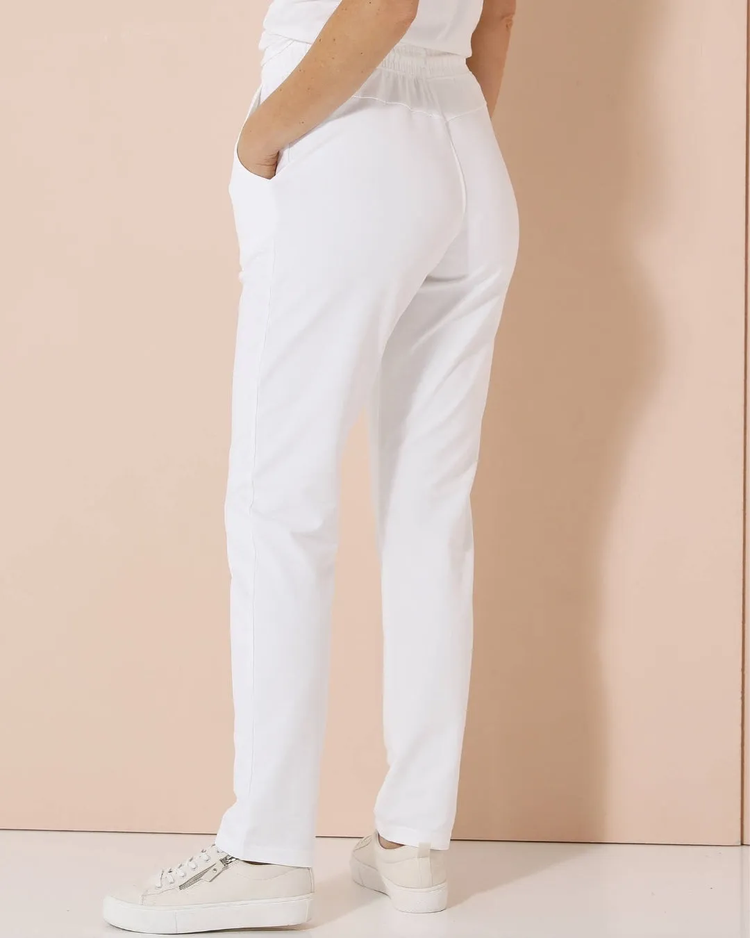 Jogger pants with elasticated waistband