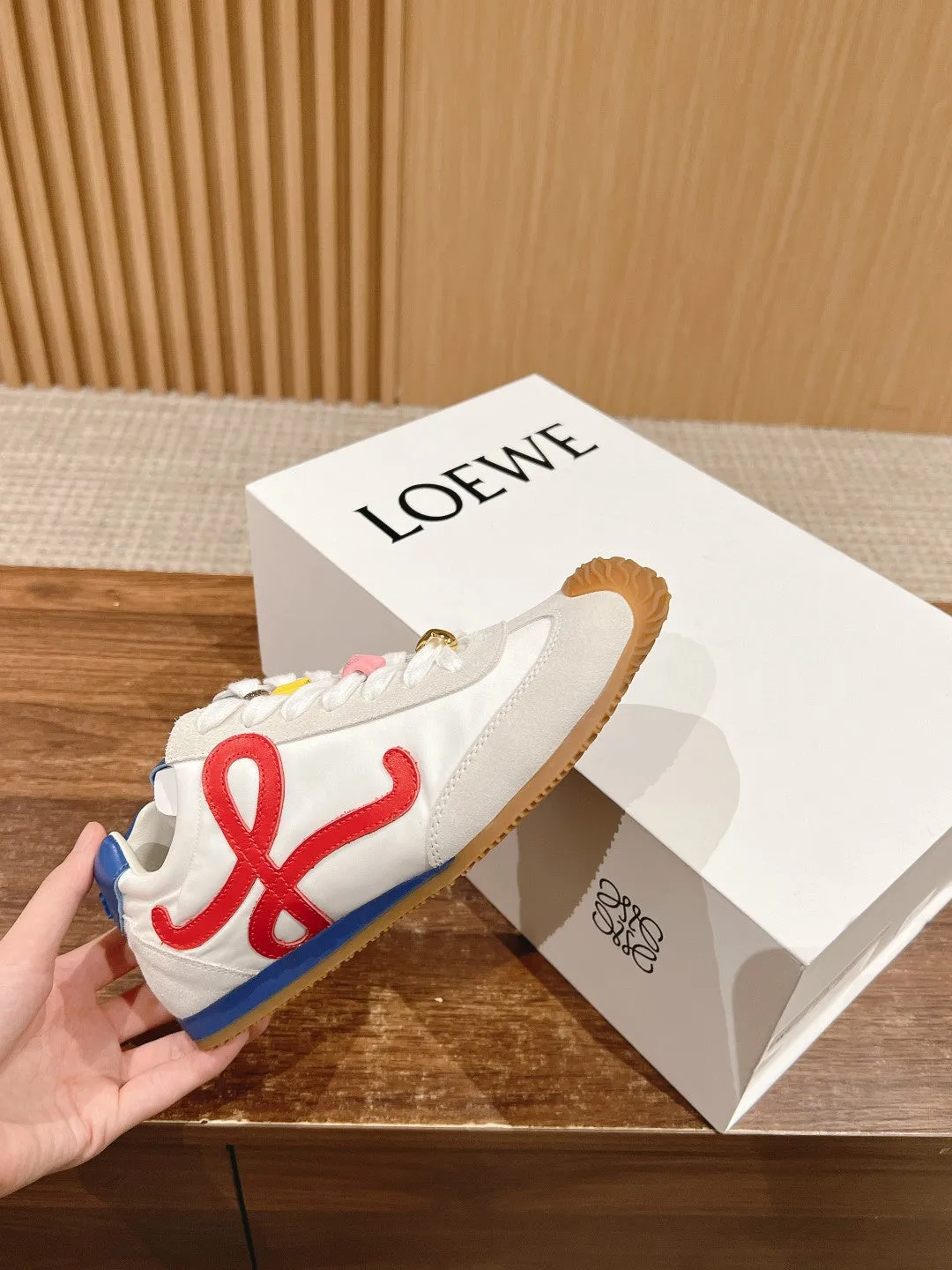 LE Big head sports shoes