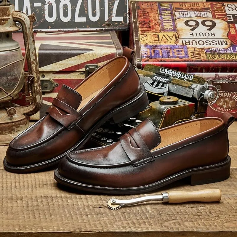 Men's Hand-Sewn Leather Flat Loafers Comfortable Cowhide Soles Non-Slip Slip-On Walking Shoes Summer Breathable Driving Shoes