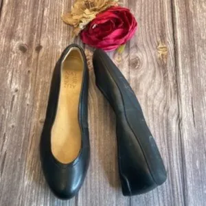 NATURALIZER Vivienne Black Leather Flats 8.5M