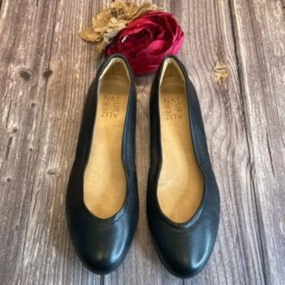 NATURALIZER Vivienne Black Leather Flats 8.5M