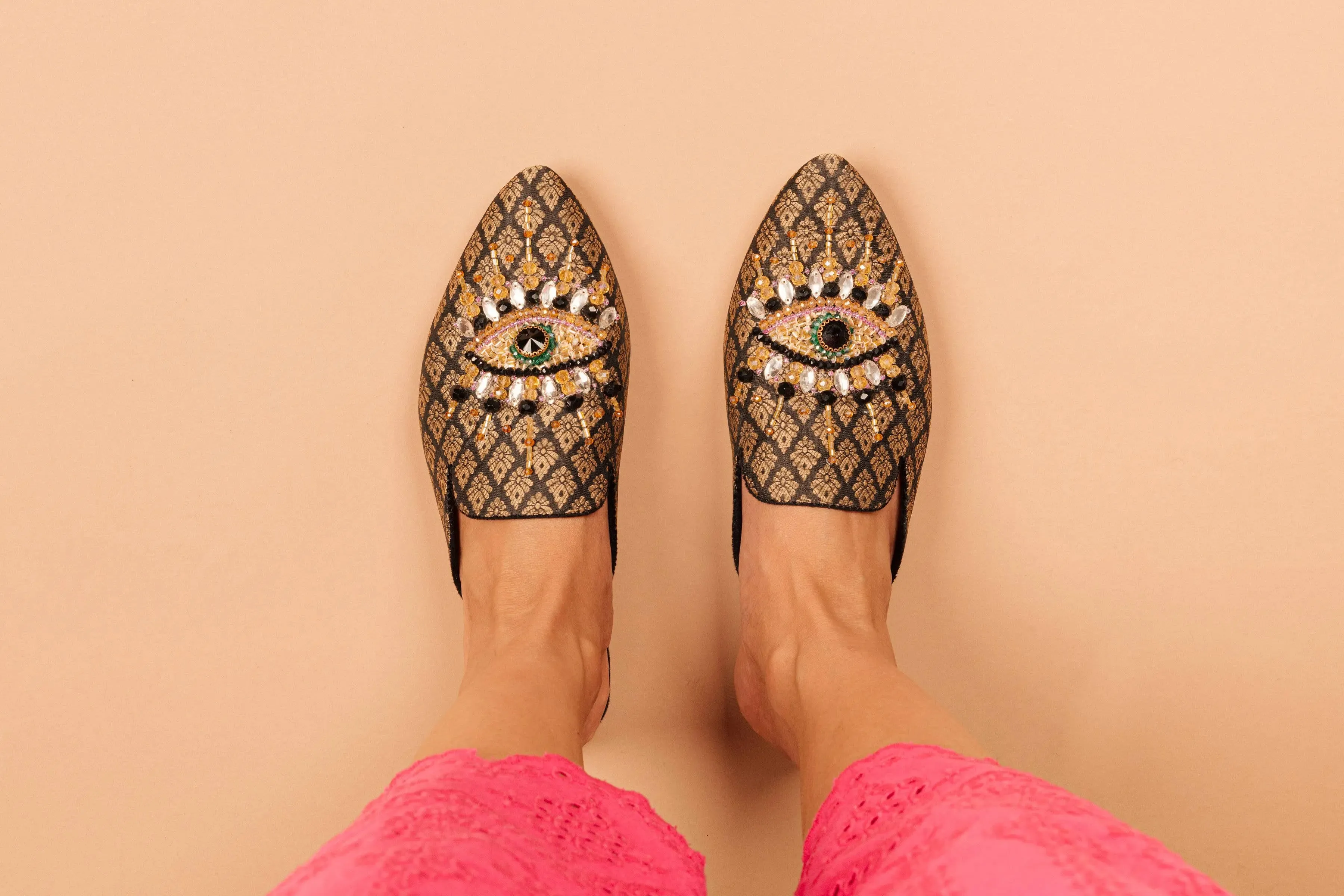 Pointed Toe Good Eye Women's Slides Mule Shoes