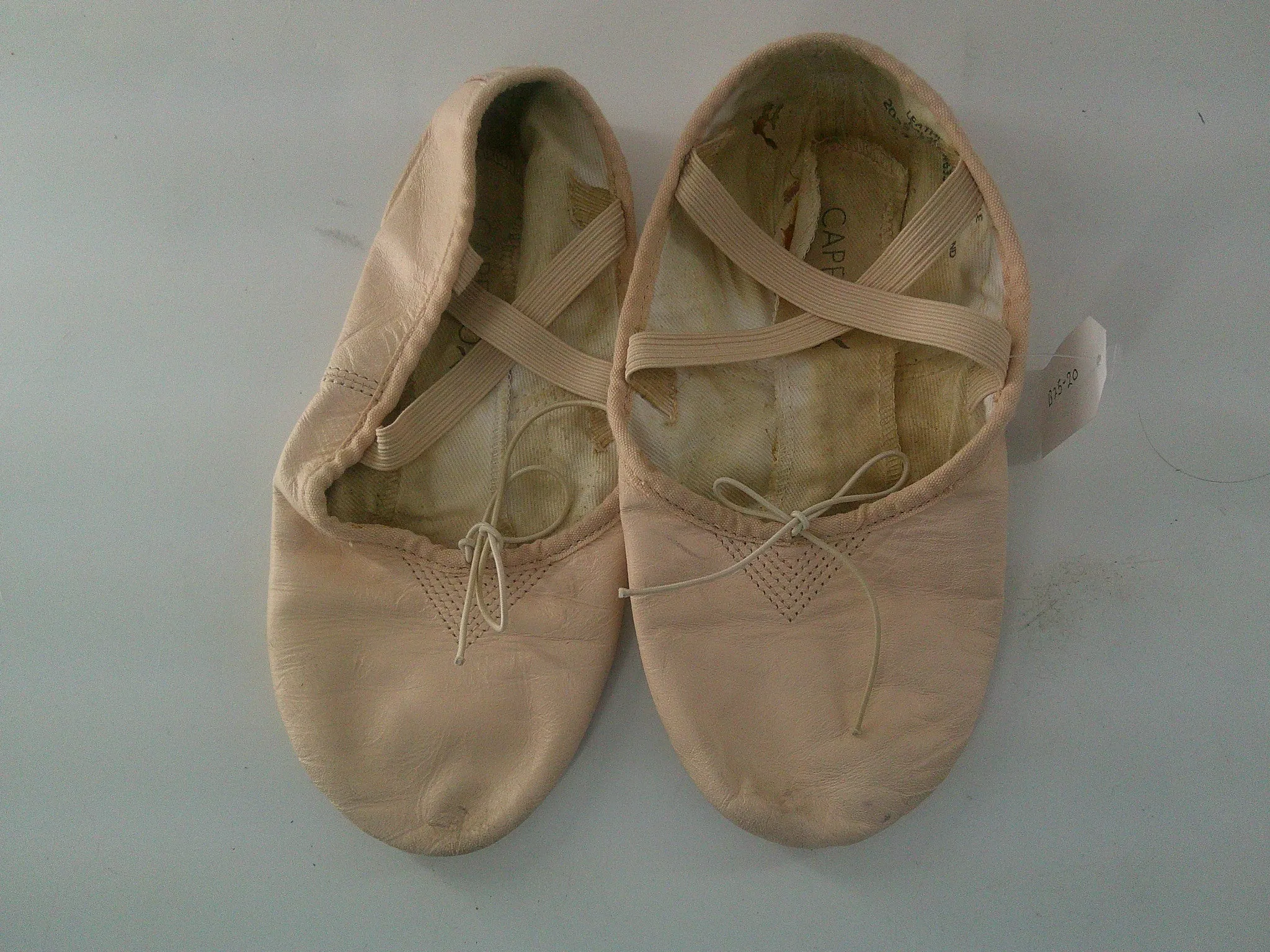 Pre-Owned Ballet Shoes Capezio Womens 6.5M  Leather  Split Sole
