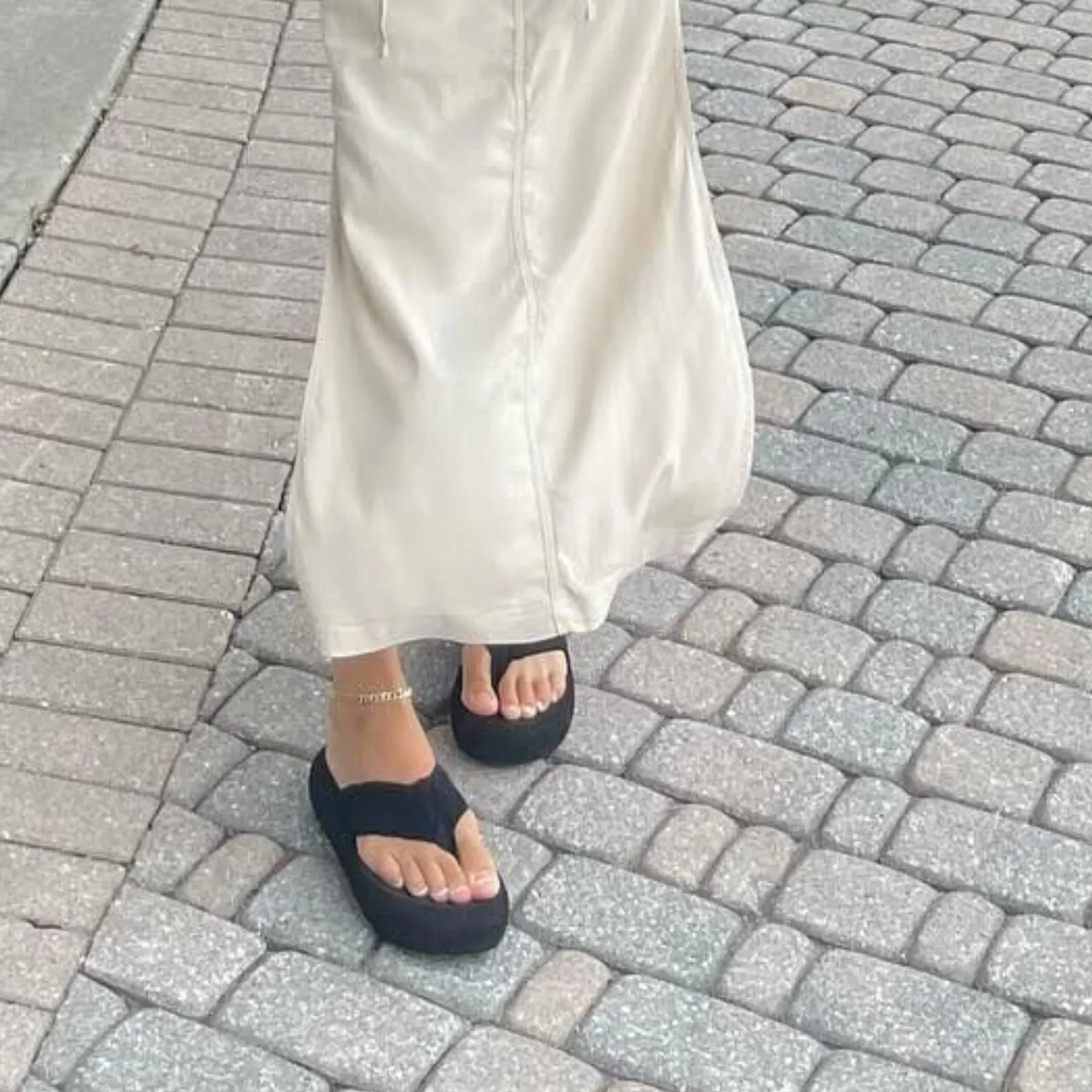 Sandy Black Webbing Platform Flip Flop