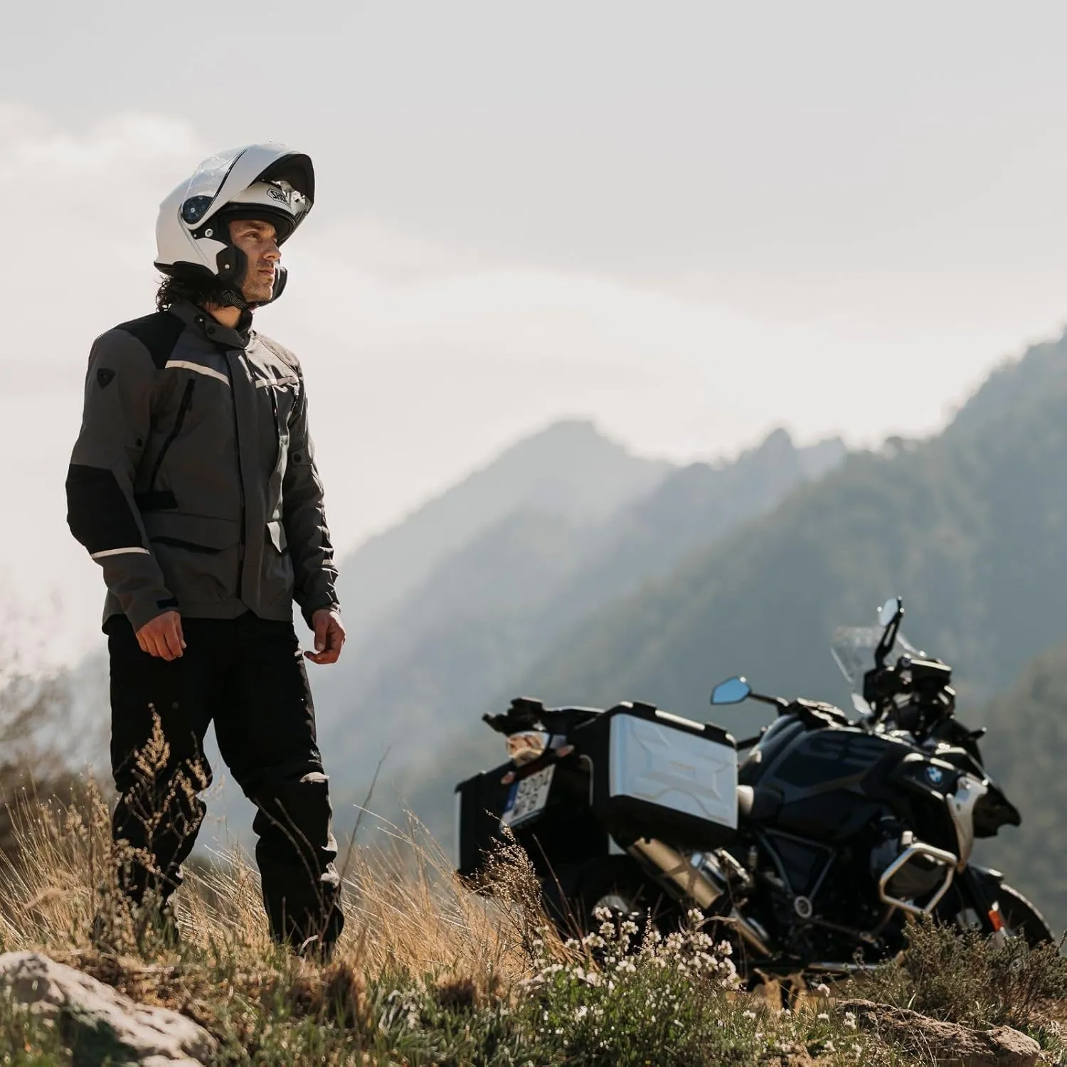 Shoei Neotec 3