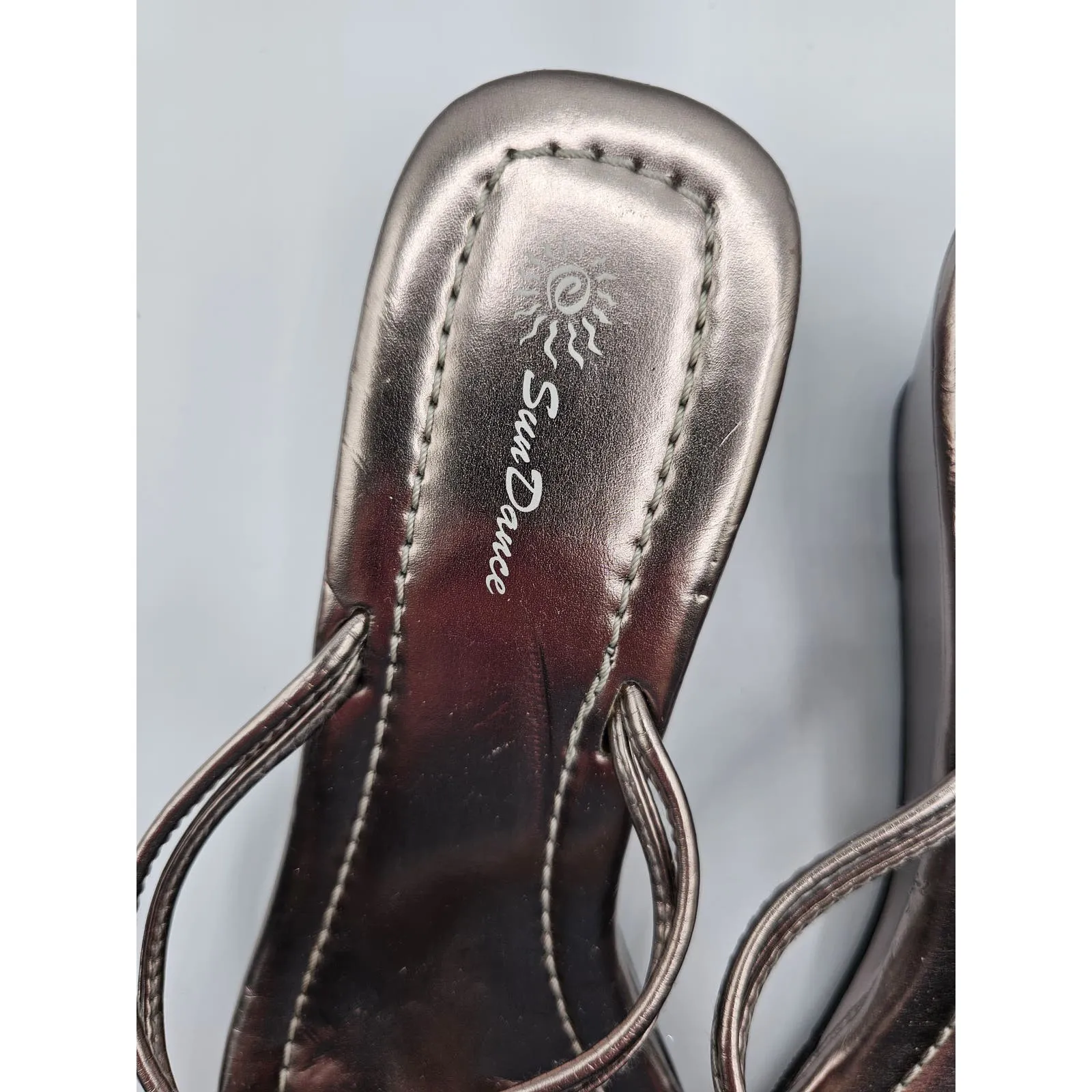 Sun Dance Womens Sz 9 Slip On Flip Flop Wedge Sandals Silver Bronze