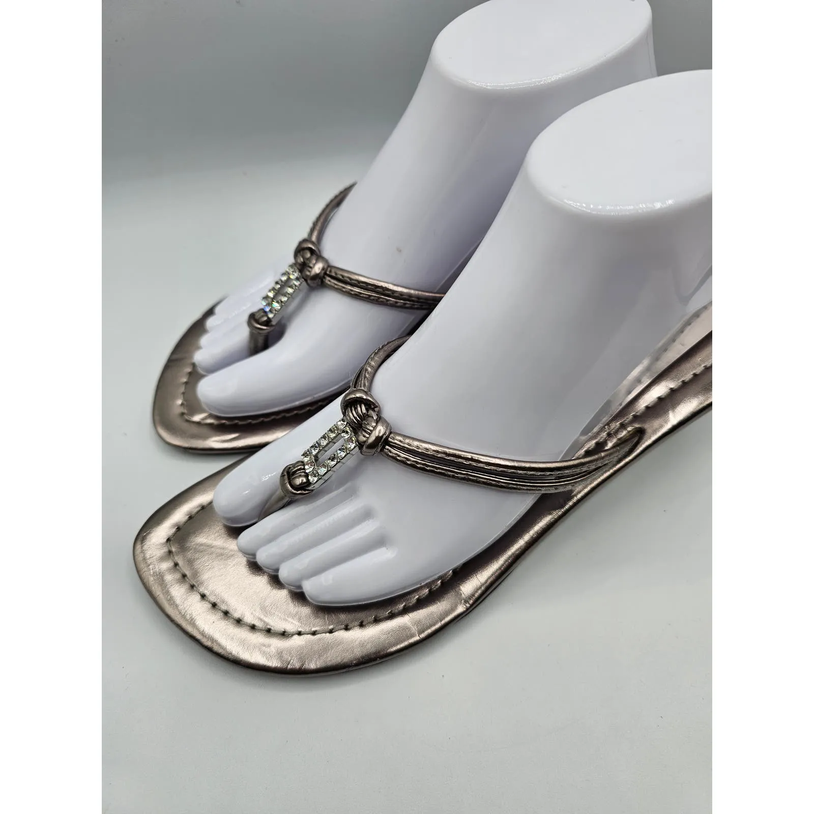 Sun Dance Womens Sz 9 Slip On Flip Flop Wedge Sandals Silver Bronze