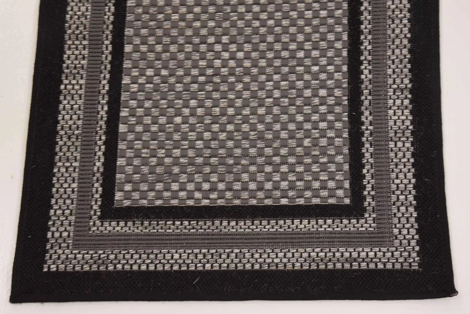 Unique Loom Outdoor Border Collection Area Rug - Multi Border (2' 2" x 6' 1" Runner, Gray/ Black)