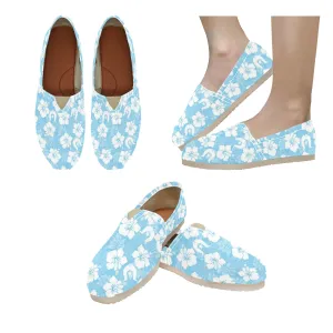 White Hibiscus and Dhari (blue) on Men's Classic Canvas Slip-On Shoes