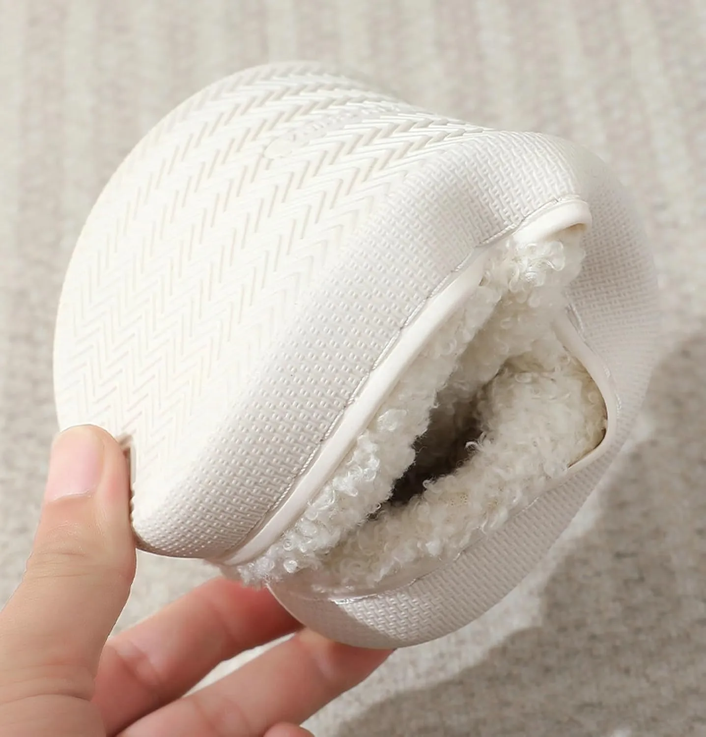 Women Slippers Cute House Slippers Strawberry Slippers Comfy Soft Bedroom Shoes Warm Fuzzy Slip-On Slippers Indoor Non-slip Plush Bedroom Slippers, E-24TX001