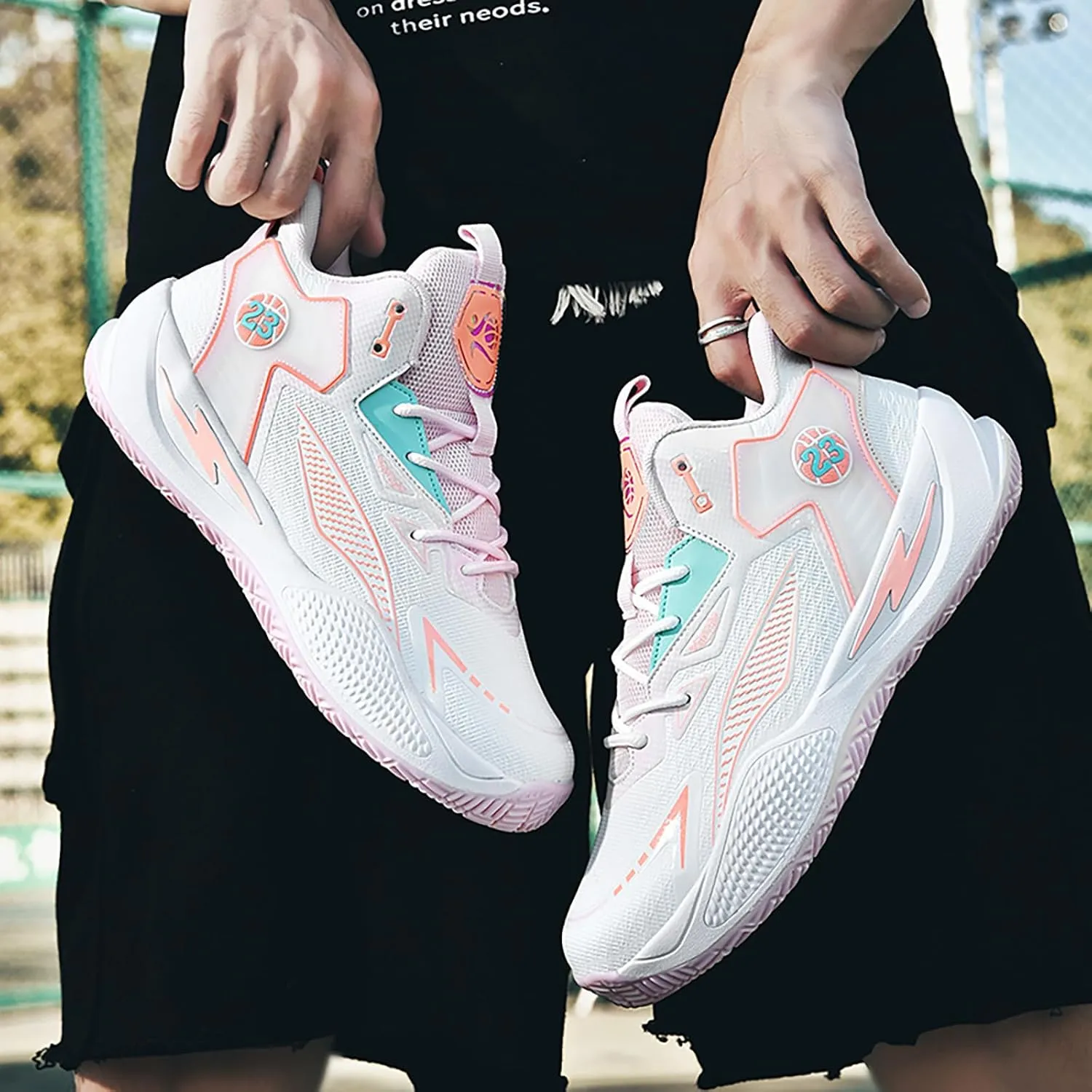 Women's Men's High-Top Basketball Shoes Breathable Anti-Slip and Wear-Resistant Soles Running Shoes Graffiti Design Fashionable Sports Shoes