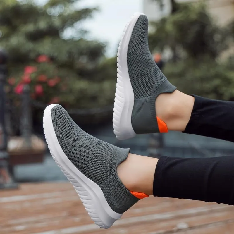 Women's Slip On Sneakers Women, Non Slip Work Shoes Comfortable Lightweight Breathable Casual Shoes for Walking Travel Work