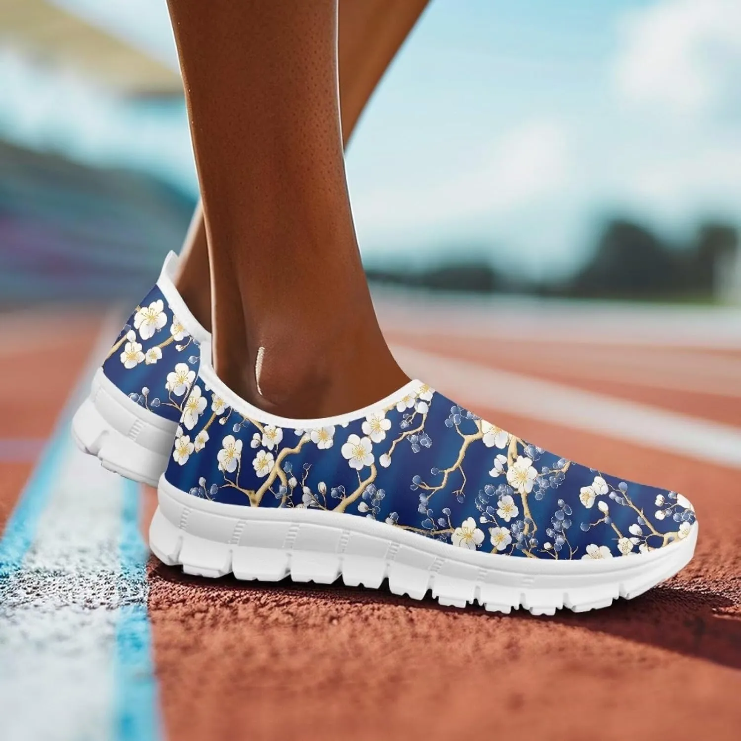 Womens Slip On Walking Shoes Non Slip Fashion Sneakers Breathable Workout Shoes Lightweight Gym Loafers White Sole