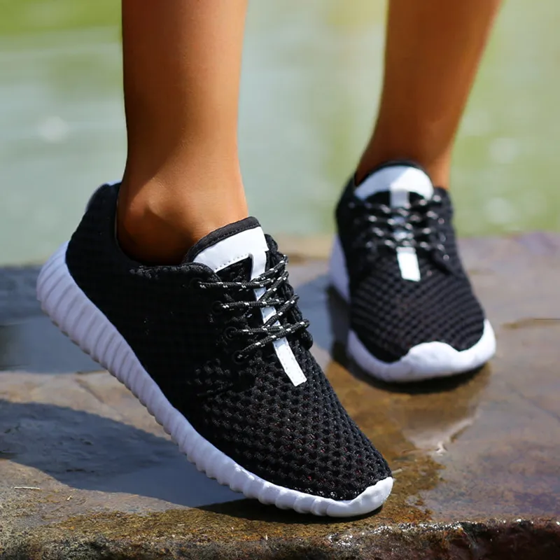 Womens Slip On Walking Shoes Non Slip Running Shoes Breathable Lightweight Gym Sneakers