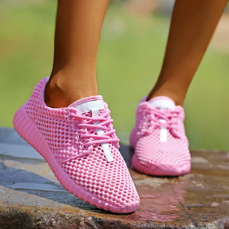 Womens Slip On Walking Shoes Non Slip Running Shoes Breathable Lightweight Gym Sneakers
